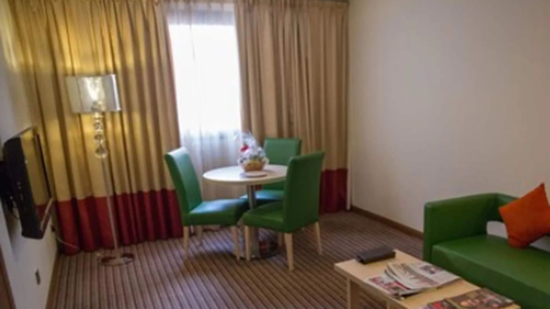 Saffron Boutique Hotel Дубай 4*,